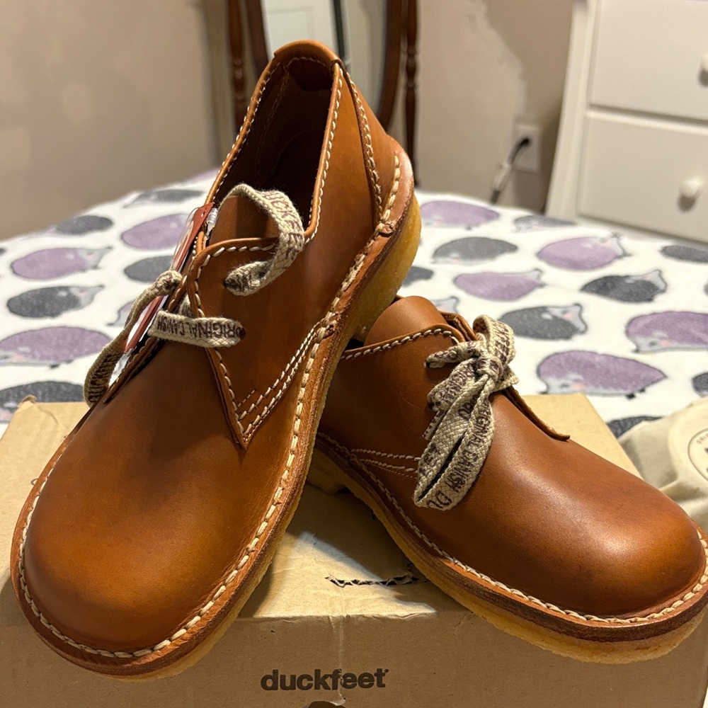 Duckfeet Women's Brown Leather Flats